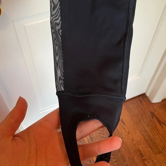 Lululemon Adore Your Core (28”) in Nocturnal Teal, Size 4 - Picture 6 of 9